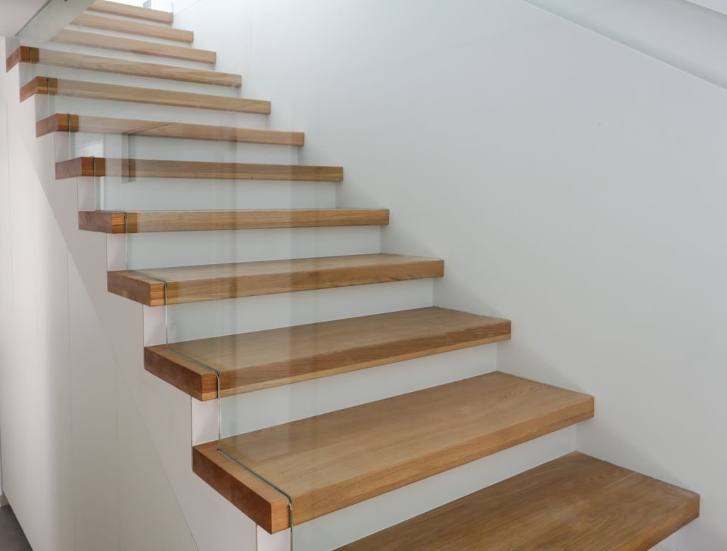 Closed stairs American Oak image